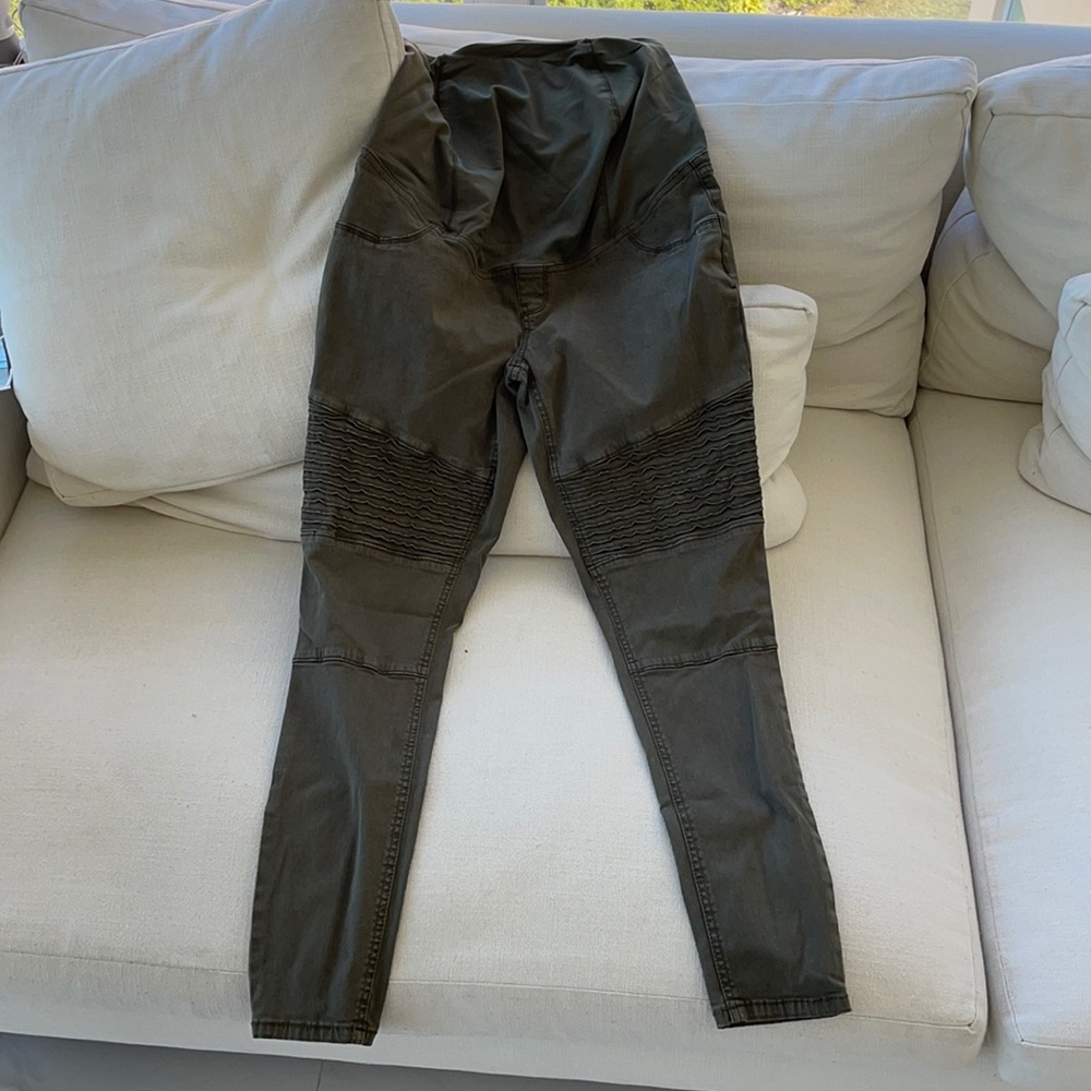 Target Maternity pant in green